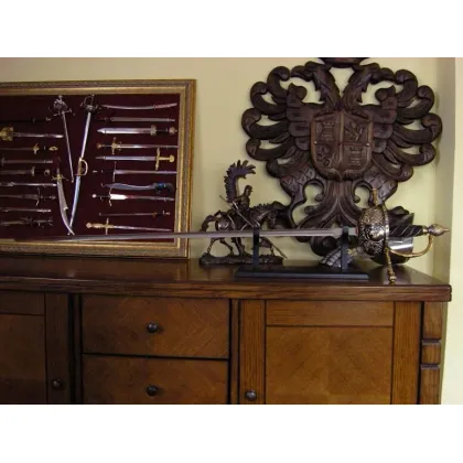 Zdjęcie Elegancka replika hiszpańskiego rapiera z XVI wieku