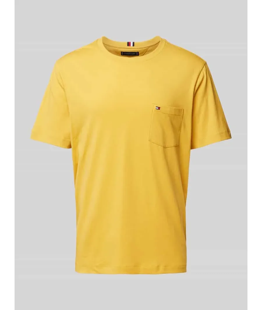 obrazek 1 T-shirt z kieszenią na piersi