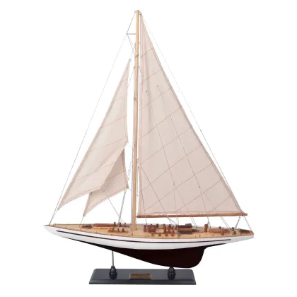 Zdjęcie Czarno-biały model jachtu Endeavour - Authentic Models