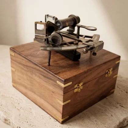 Zdjęcie Ekskluzywny Sekstans Marynistyczny w Pudełku z Litego Drewna Sekstant