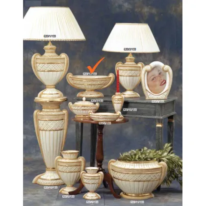 Zdjęcie Klasyczna włoska ceramiczna ozdoba do salonu