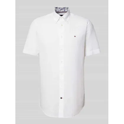 Zdjęcie Koszula biznesowa o kroju regular fit z kołnierzykiem typu button down