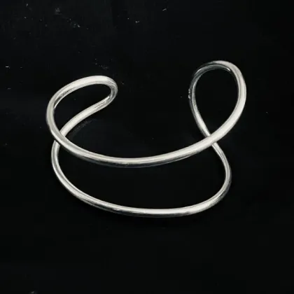 Zdjęcie Piękna srebrna bransoletka