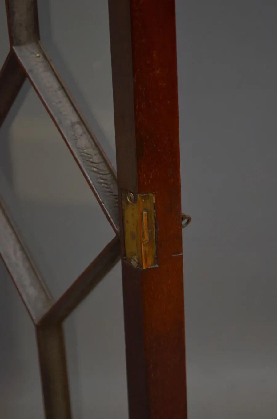 obrazek 6 Edwardiańska inkrustowana wisząca ścienna szafka z mahoniu - antyk