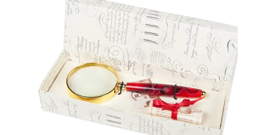 picture 1 Stylish Italian magnifying glass