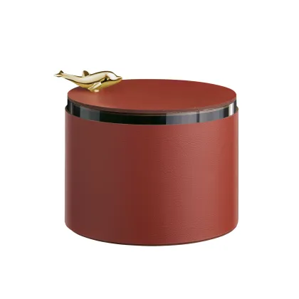 Zdjęcie Burgundowe skórzane pudełko Ø15xH10 cm ozdobione małym stylowym delfinem