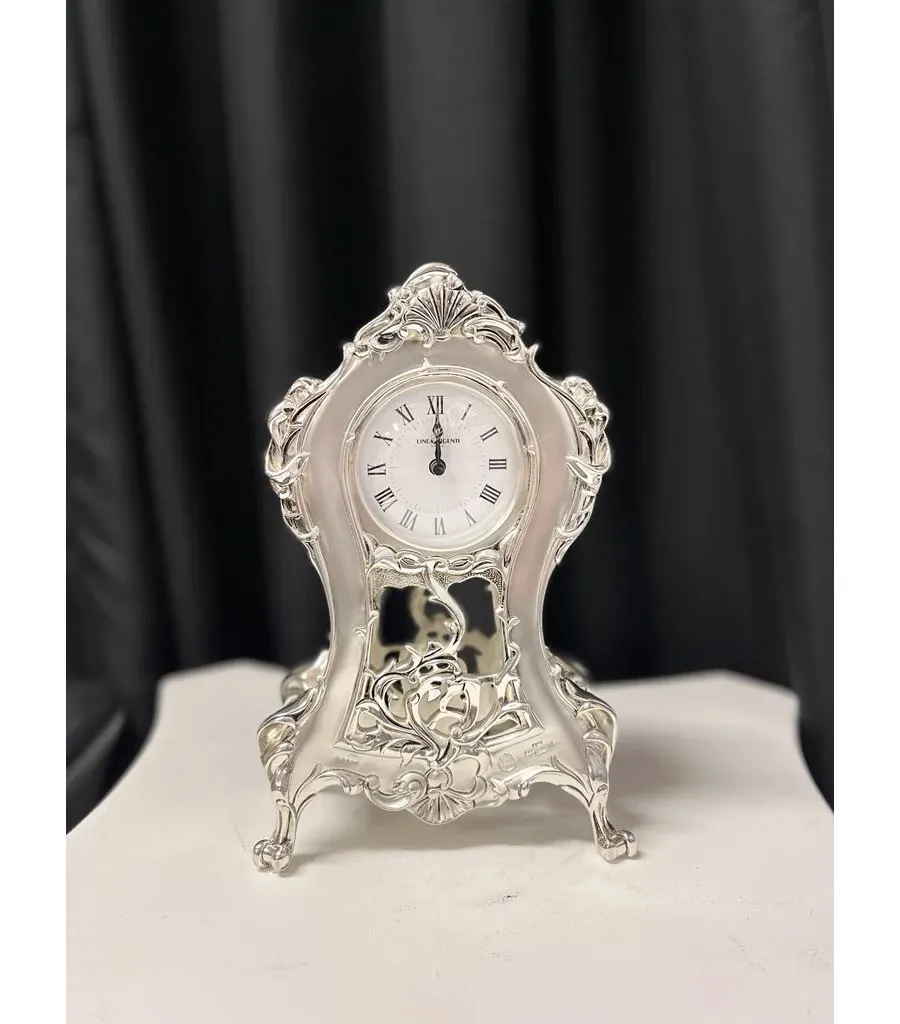 picture 2 A beautiful and original clock for the apartment