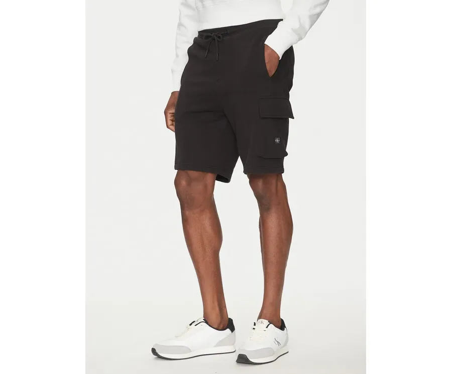 obrazek 1 Calvin Klein Jeans Szorty sportowe J30J327284 Czarny Regular Fit