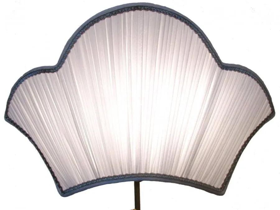 obrazek 2 Para porcelanowych lamp G. Pellati, przedstawiających go i ją, sygnowana na złotej podstawie