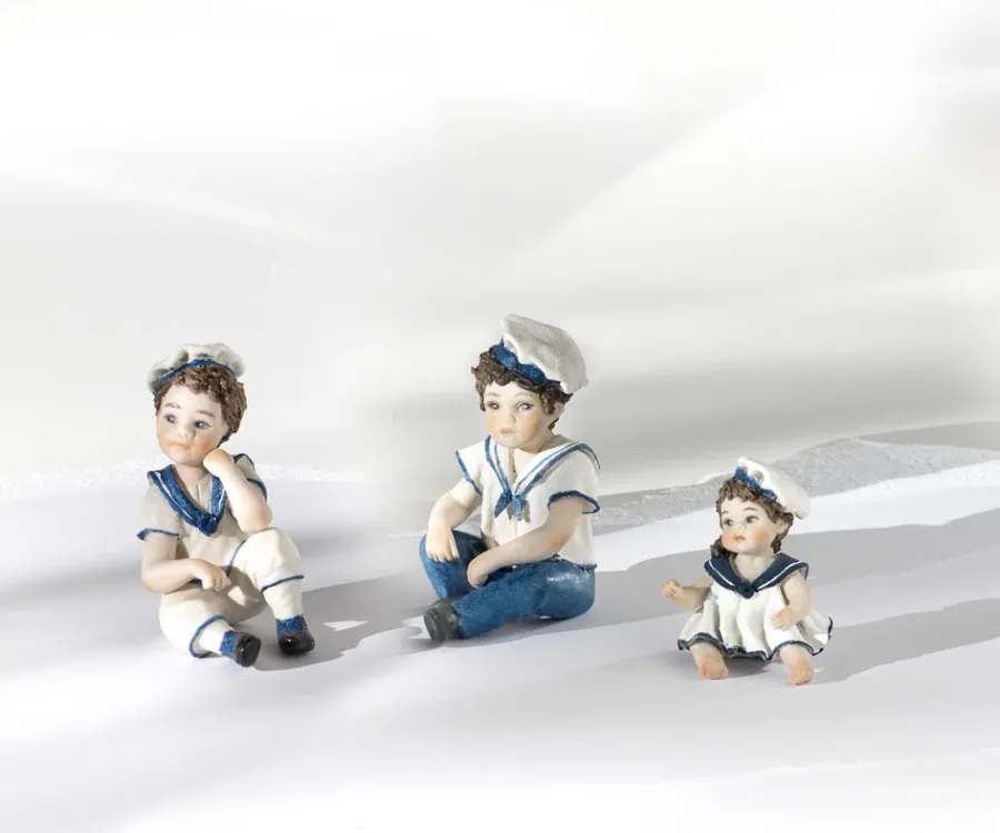 obrazek 2 Porcelanowa figurka małego marynarza - Sibania