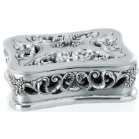 Picture Feminine and luxurious box for jewellery