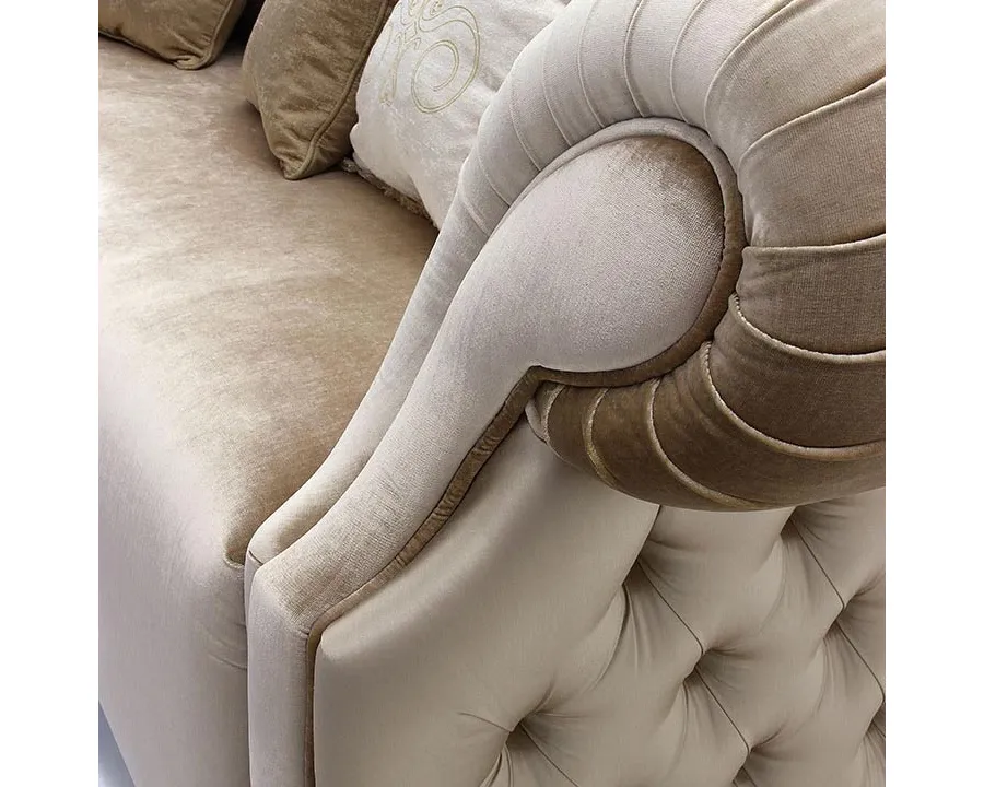 obrazek 4 Elegancka sofa w stylu klasycznym o dość oryginalnych liniach - Sevensedie