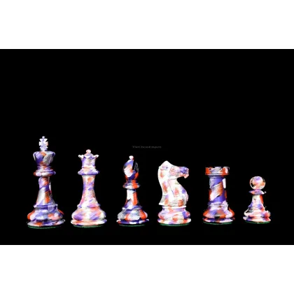 Zdjęcie Oryginalne fioletowo-białe figury do królewskiej gry - The Chess Empire
