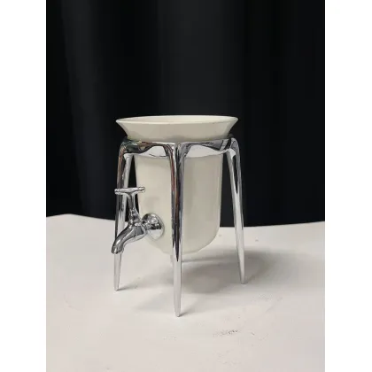 Zdjęcie Niezwykły pojemnik łazienkowy na szczoteczki - Mukul Goyal - outlet