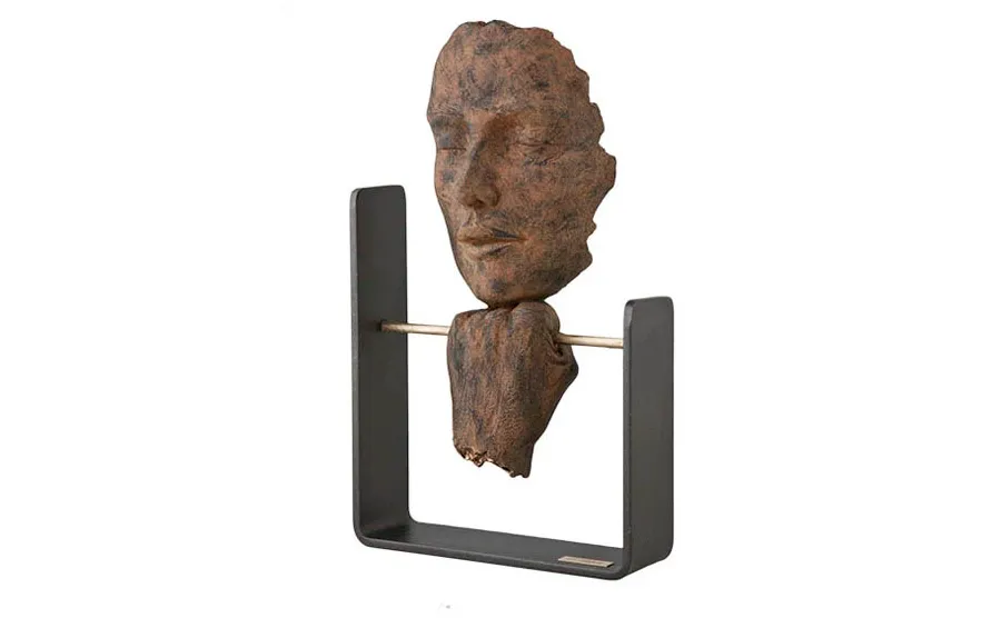 obrazek 1 Nieszablonowa figura zamyślonej damy