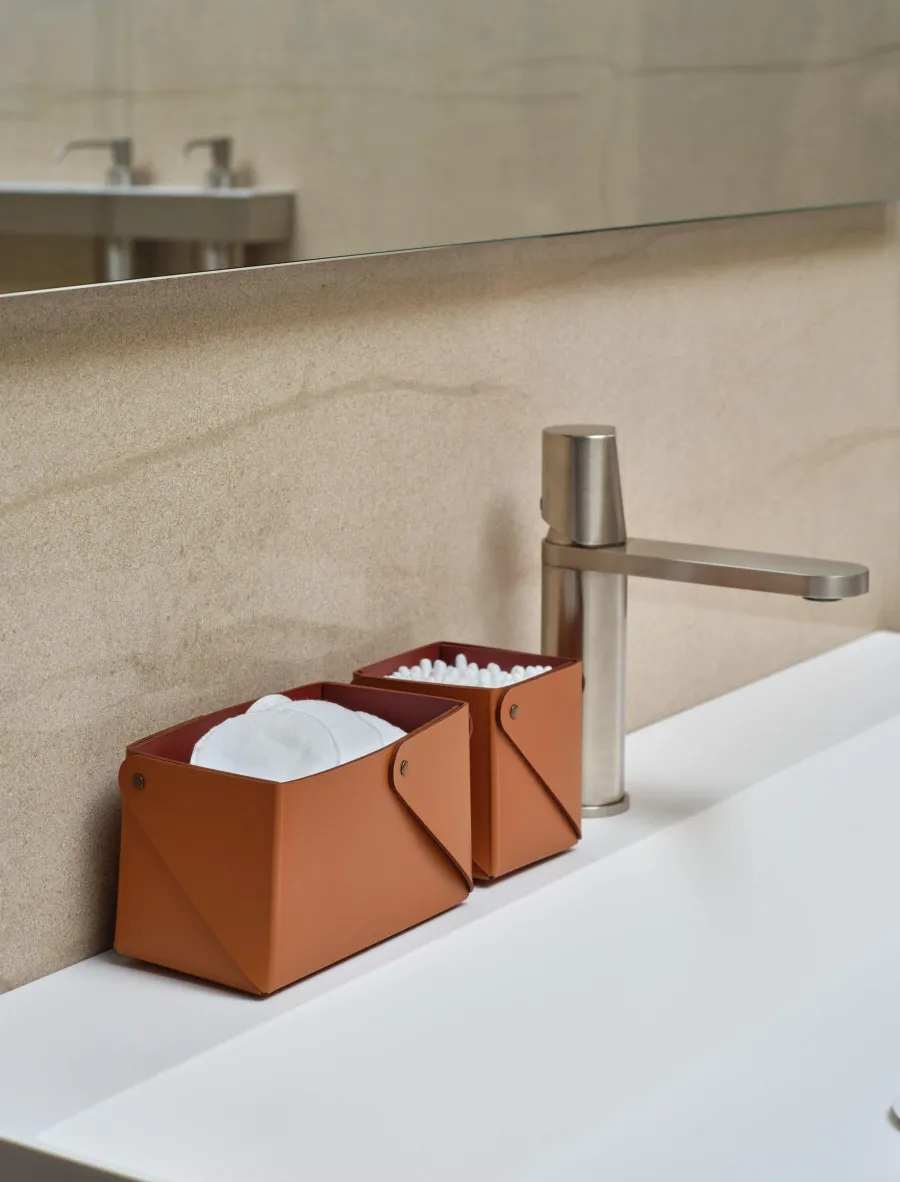 obrazek 2 Czarne skórzane pudełko Miu 7x14xH8 cm wykonane z naturalnej skóry