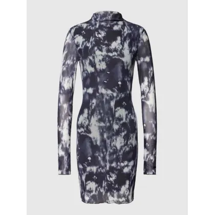 Zdjęcie Sukienka mini z siateczki ze wzorem batikowym