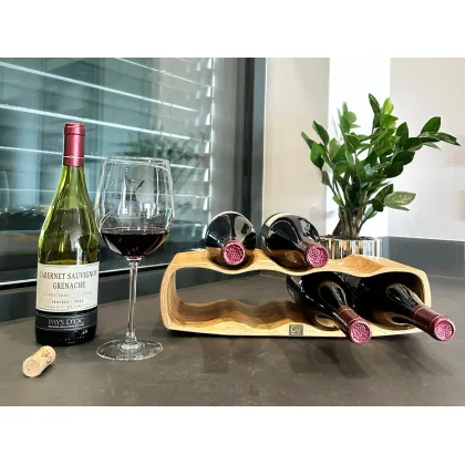 Zdjęcie Elegancki Stojak na Wino QAD z Drewna