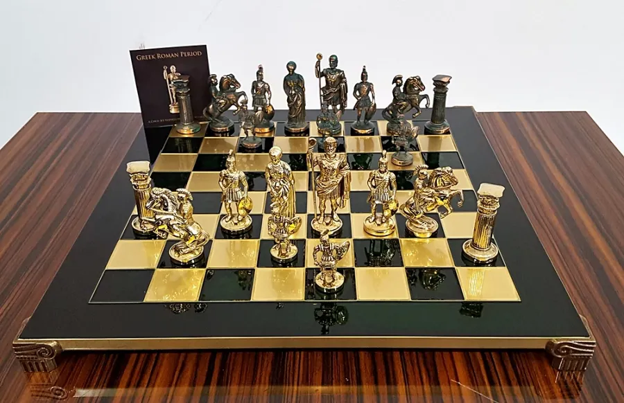 picture 7 Luxurious chess set with figures of Romans