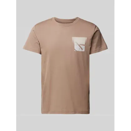 Zdjęcie T-shirt z nadrukiem z logo
