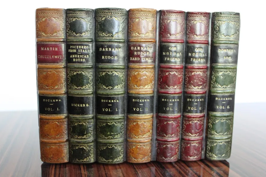 obrazek 4 Luksusowy sejf w kształcie książek do stylowych gabinetów i biur - The Original Book Works