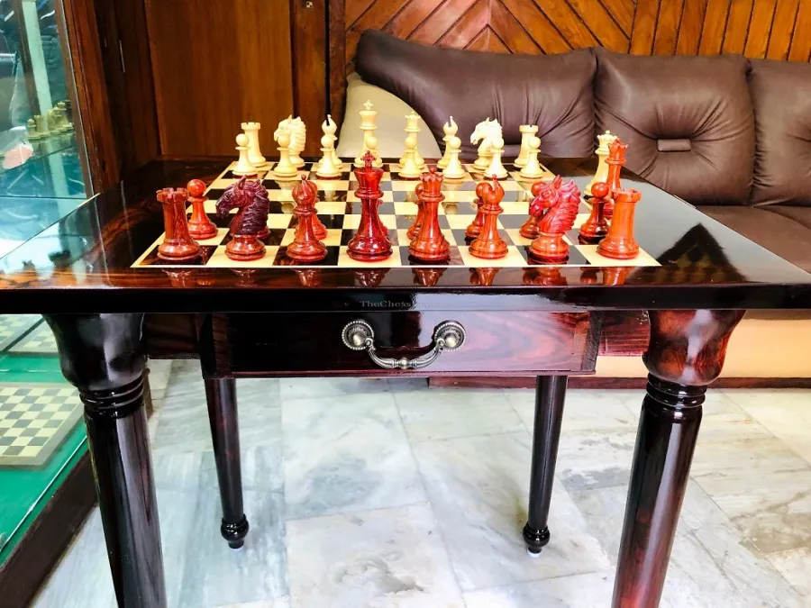 obrazek 1 Oryginalny stół szachowy z serii Victoria i figury do gry królewskiej - The Chess Empire