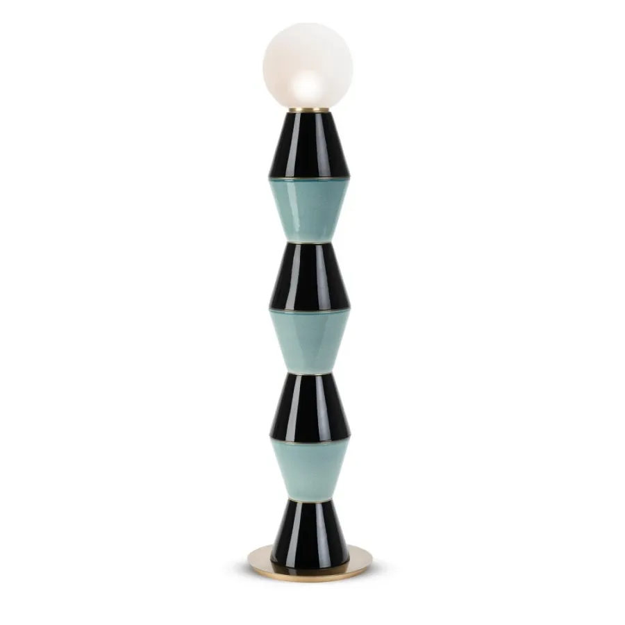 obrazek 1 Lampa podłogowa ze stożkowymi elementami ceramicznymi H.121xL.28xP.28 cm