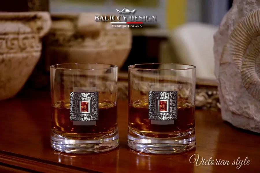 Szklanki do whisky z bursztynem