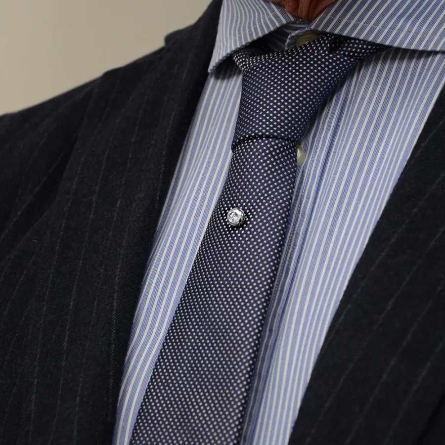 picture 2 Italian men's tie pin with a diamond