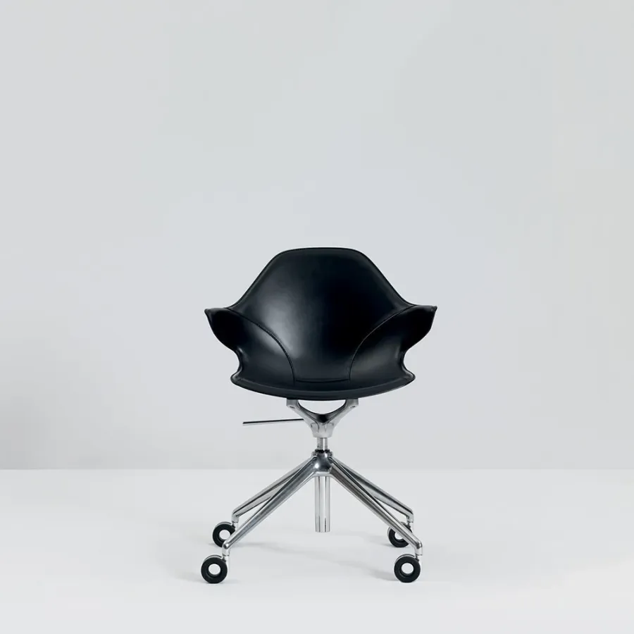 obrazek 1 Designerskie skórzane krzesło do wyjątkowych miejsc – Mascheroni