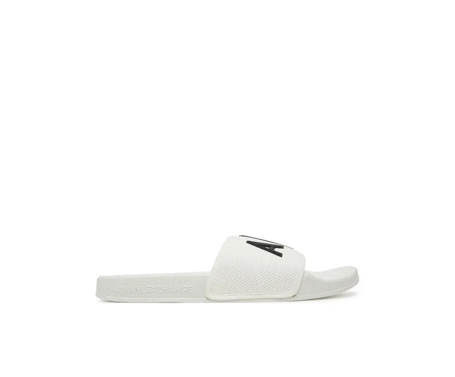 obrazek 1 Armani Exchange Klapki XUP001 XV820 K488 Biały