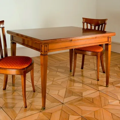 Zdjęcie Antyczny rozkładany stół z Włoch