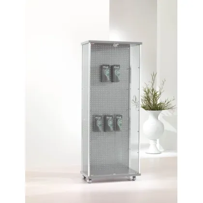 Zdjęcie Klasyczna w formie witryna sklepowa z uchwytami na blistry