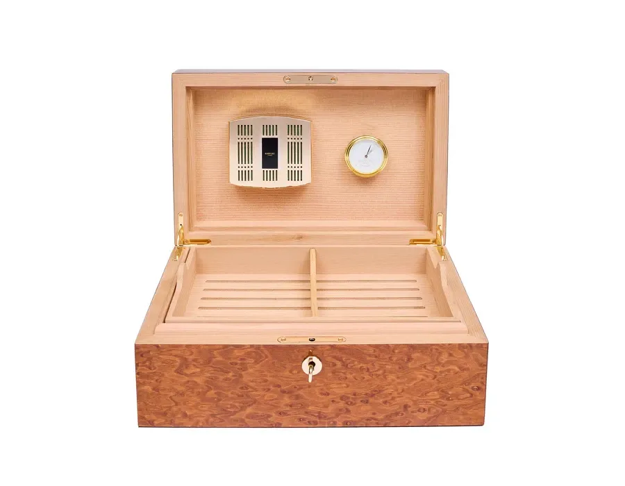 obrazek 1 Skrzynia z drewna orzechowego na cygara