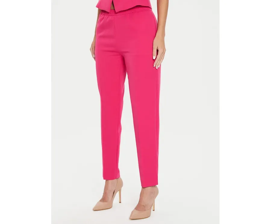 obrazek 1 Guess Spodnie materiałowe W4YB52 WFWX2 Różowy Regular Fit