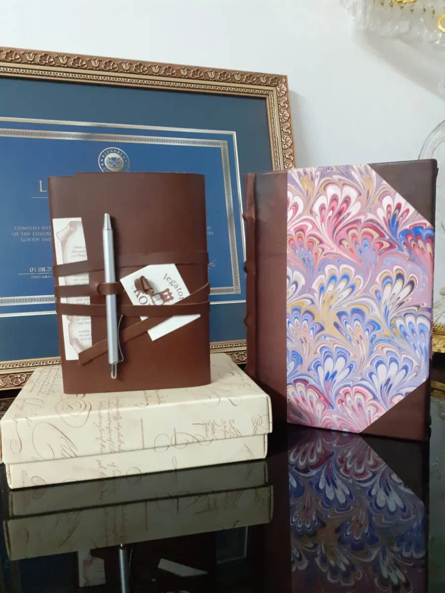 picture 3 Exclusive leather notebook