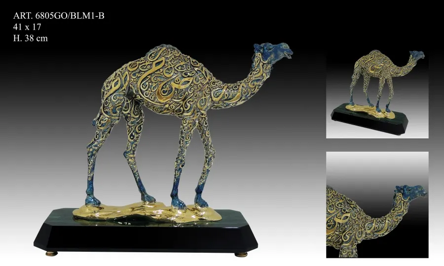 obrazek 1 Pozłacana figura wielbłąda