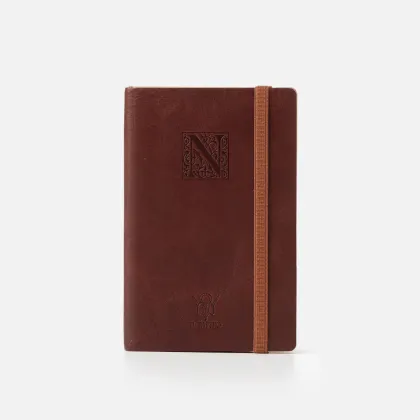 Zdjęcie Elegancki notatnik ze skórą wytłaczana literka N