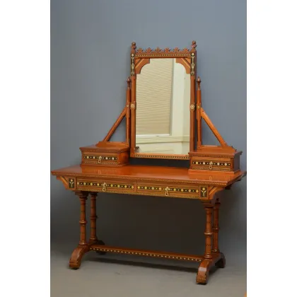 Zdjęcie Nietuzinkowa toaletka z XIX wieku