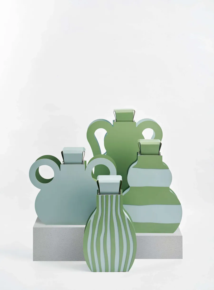 obrazek 4 Unikalny skórzany wazon Otto 9x33xH45 cm w poziome pasy w kolorze jasnobłękitnym i eukaliptusa