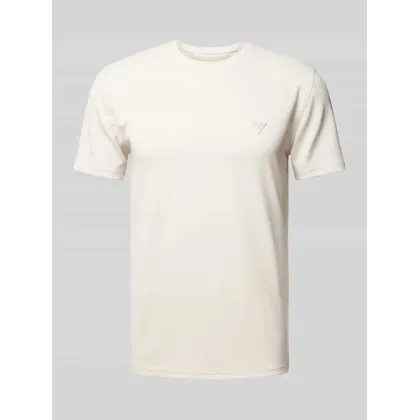 Zdjęcie T-shirt z naszywką z logo